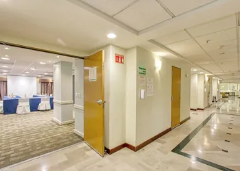 Holiday Inn Leon - Poliforum by IHG hotel thumbnail 2