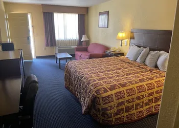 Gun Barrel Executive Inn hotel thumbnail 8