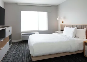 TownePlace Suites by Marriott Milwaukee West Bend hotel thumbnail 7