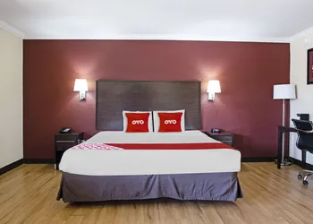 OYO Hotel McAllen Airport South hotel thumbnail 7