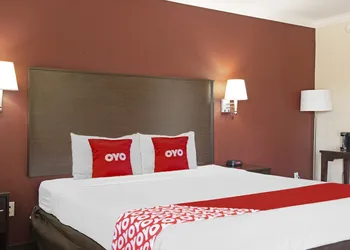 OYO Hotel McAllen Airport South hotel thumbnail 8