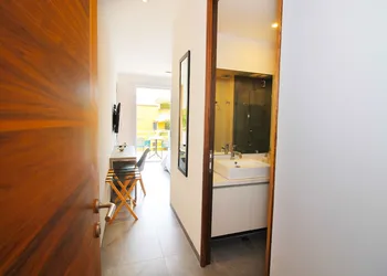The Gallery Apartments hotel thumbnail 3