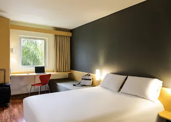 ibis Monterrey Valle hotel thumbnail 6