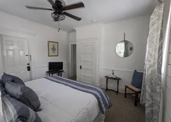 Old Powder House Inn hotel thumbnail 5