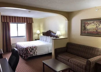 Red Roof Inn & Suites Chestertown hotel thumbnail 4