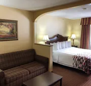 Red Roof Inn & Suites Chestertown hotel detail image 7