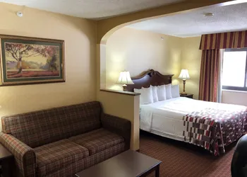 Red Roof Inn & Suites Chestertown hotel thumbnail 7