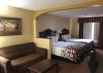 Red Roof Inn & Suites Chestertown hotel thumbnail 8