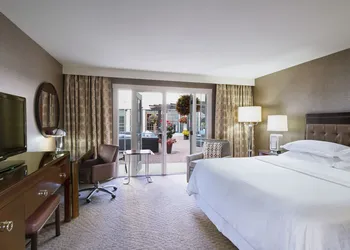 Red Deer Resort & Casino hotel thumbnail 3