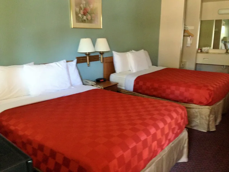 Olive Tree Inn & Suites, a Howard Johnson by Wyndham hotel detail image 2