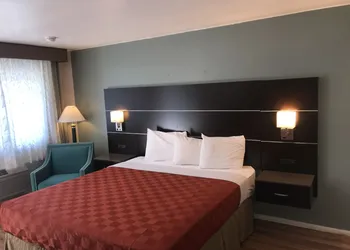 Olive Tree Inn & Suites, a Howard Johnson by Wyndham hotel thumbnail 8