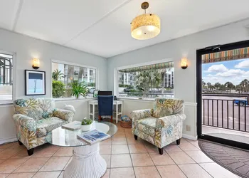 Beacher's Lodge Oceanfront Suites hotel thumbnail 5