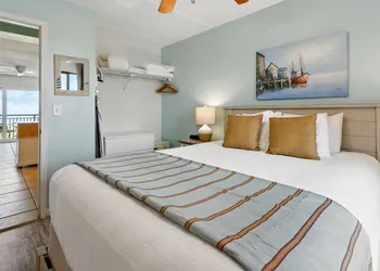 Beacher's Lodge Oceanfront Suites hotel thumbnail 6