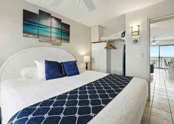 Beacher's Lodge Oceanfront Suites hotel thumbnail 7