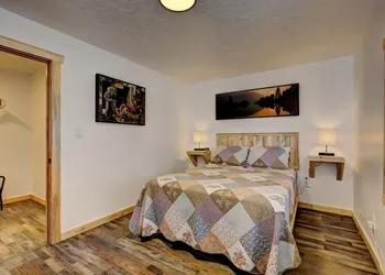 Alpine Lodge and RV hotel thumbnail 4