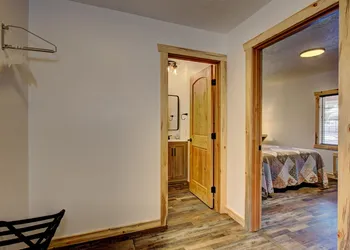 Alpine Lodge and RV hotel thumbnail 5