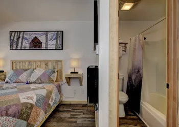 Alpine Lodge and RV hotel thumbnail 8