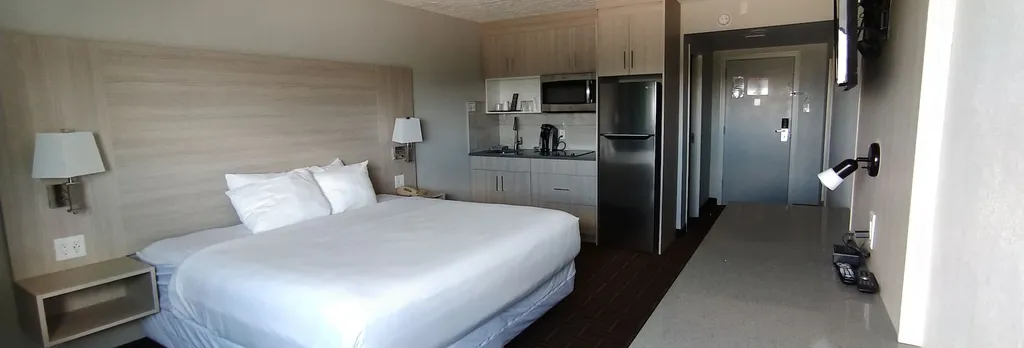 Hotel photo 1 of 81