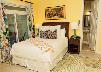 Water's Edge Inn - Adults Only hotel thumbnail 4