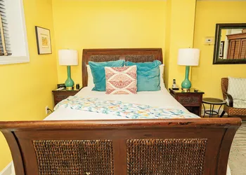 Water's Edge Inn - Adults Only hotel thumbnail 6