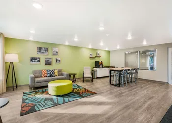 WoodSpring Suites Elgin - Chicago hotel thumbnail 4