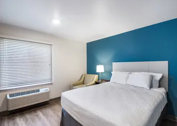 WoodSpring Suites Elgin - Chicago hotel thumbnail 7