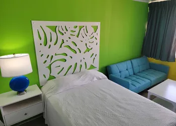 Kokomo Suites hotel thumbnail 3