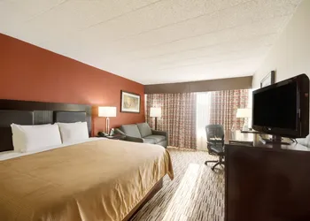 Exton Hotel & Conference Center hotel thumbnail 3