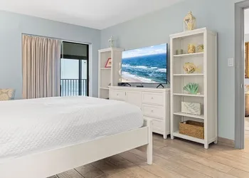 Gulf Tower 8b 2 Bedroom Condo by RedAwning hotel thumbnail 4
