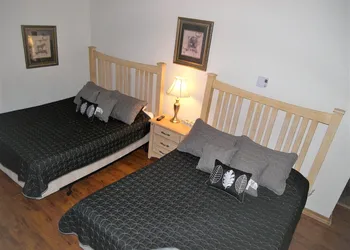 Fox Pine Lodge Hotel Room 2 hotel thumbnail 5