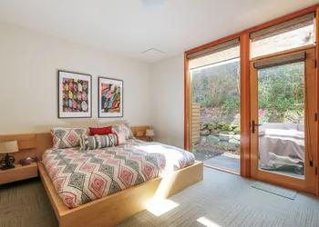 ALOFT Airy Design Townhouse with Columbia River View by RedAwning hotel thumbnail 3