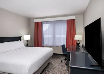 Garner Hotel Decatur - Forsyth by IHG hotel thumbnail 5