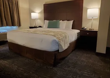 Cobblestone Suites Oshkosh hotel thumbnail 3