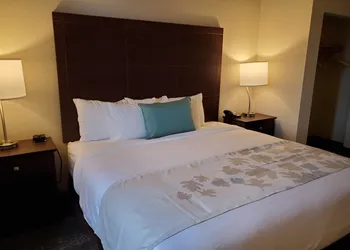 Cobblestone Suites Oshkosh hotel thumbnail 4