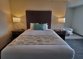 Cobblestone Suites Oshkosh hotel thumbnail 6