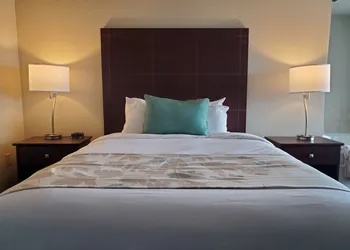 Cobblestone Suites Oshkosh hotel thumbnail 7