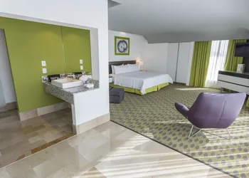 Holiday Inn Queretaro Zona Krystal by IHG hotel thumbnail 8
