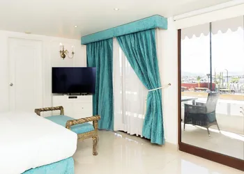 Ébano by PB hotel thumbnail 4