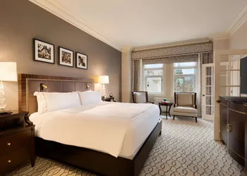 Fairmont Chateau Laurier hotel thumbnail 8