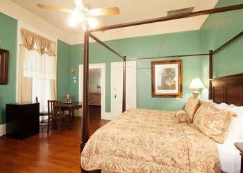 Degas House hotel thumbnail 6