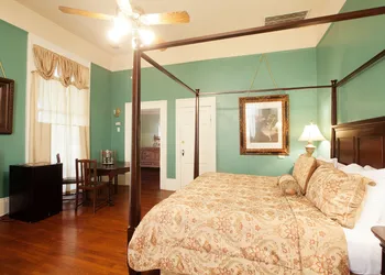 Degas House hotel thumbnail 6