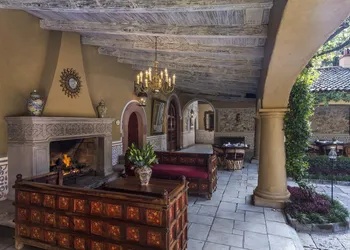 Villa Santa Monica hotel thumbnail 2