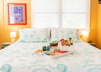Meranova Guest Inn hotel thumbnail 4