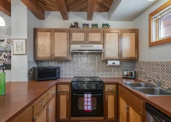 Acoma - Majestic Views, Near the Santa Fe Opera and Four Seasons in Tesuque hotel thumbnail 8