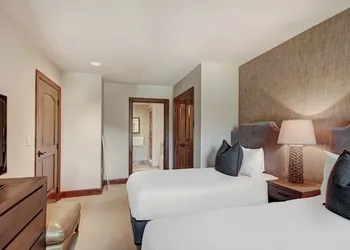 2BR Residence at the Ritz-Carlton with Valley View by RedAwning - Save 20% on 7+ Nights! hotel thumbnail 5