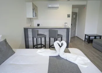 SR Hotel hotel thumbnail 5
