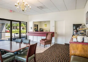 Suburban Studios Middlesboro hotel thumbnail 2