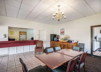 Suburban Studios Middlesboro hotel thumbnail 3