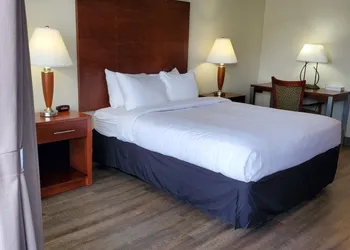 Suburban Studios Middlesboro hotel thumbnail 5