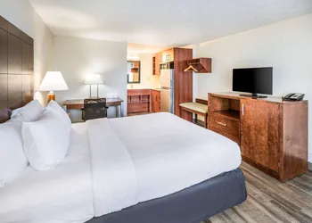 Suburban Studios Middlesboro hotel thumbnail 7